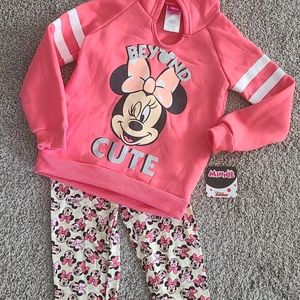 Disney Minnie NWT Sweatshirt & Pants Size 6